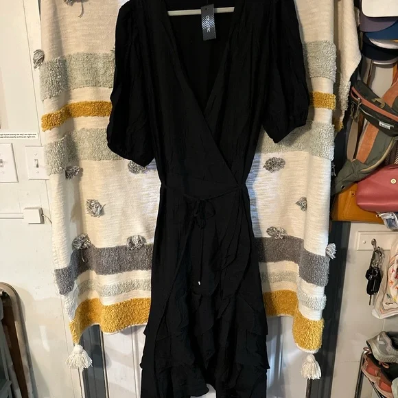 City Chic Bea Dress - Black - Sz 18 - Picture 5 of 11